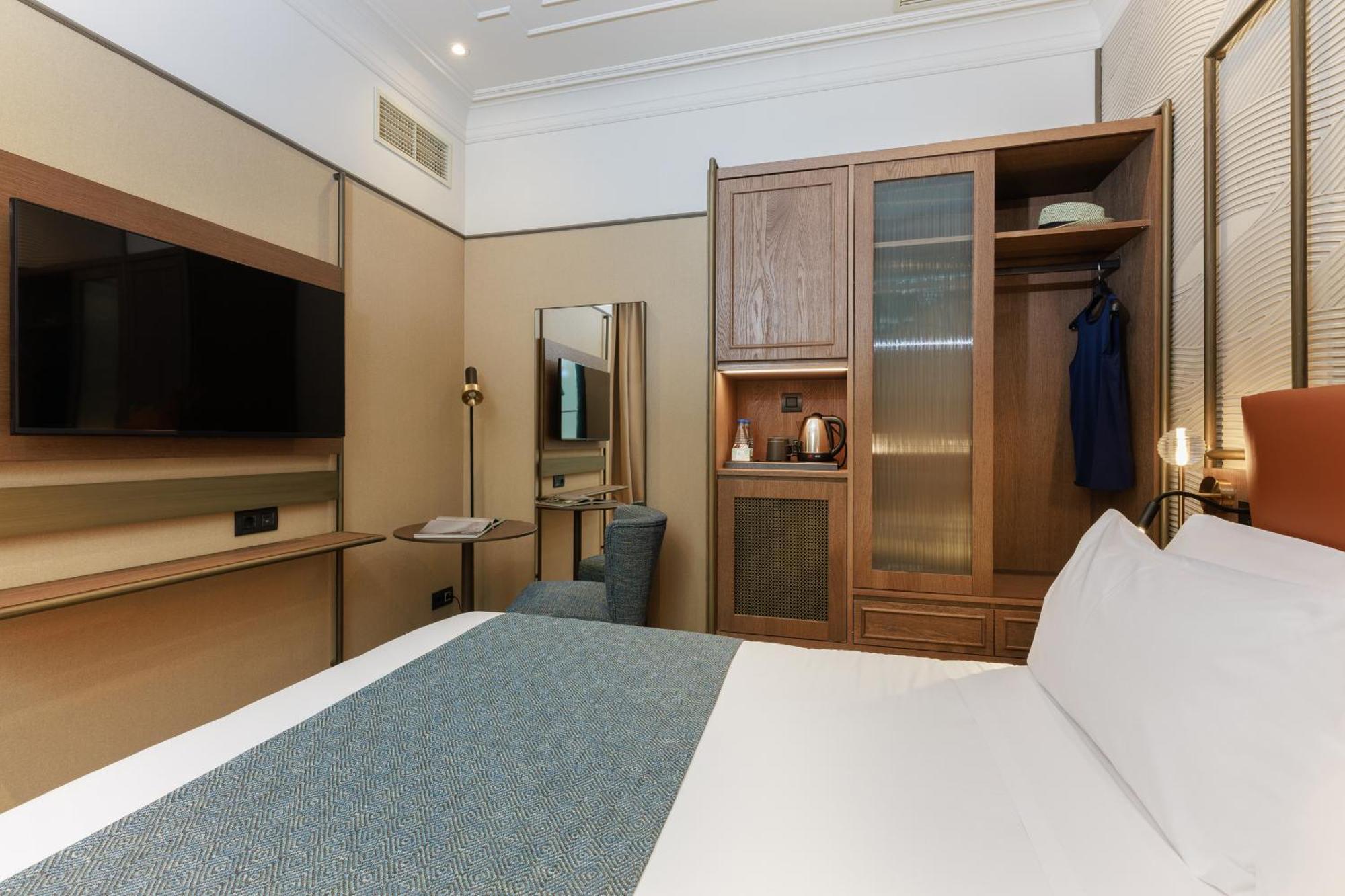 Hotel Medinaceli New Reopening 2025 Barcelona Kültér fotó