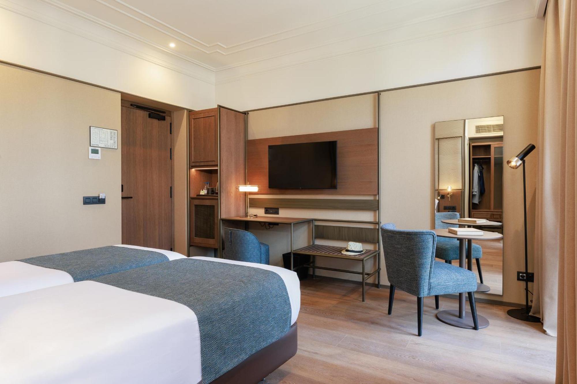 Hotel Medinaceli New Reopening 2025 Barcelona Szoba fotó