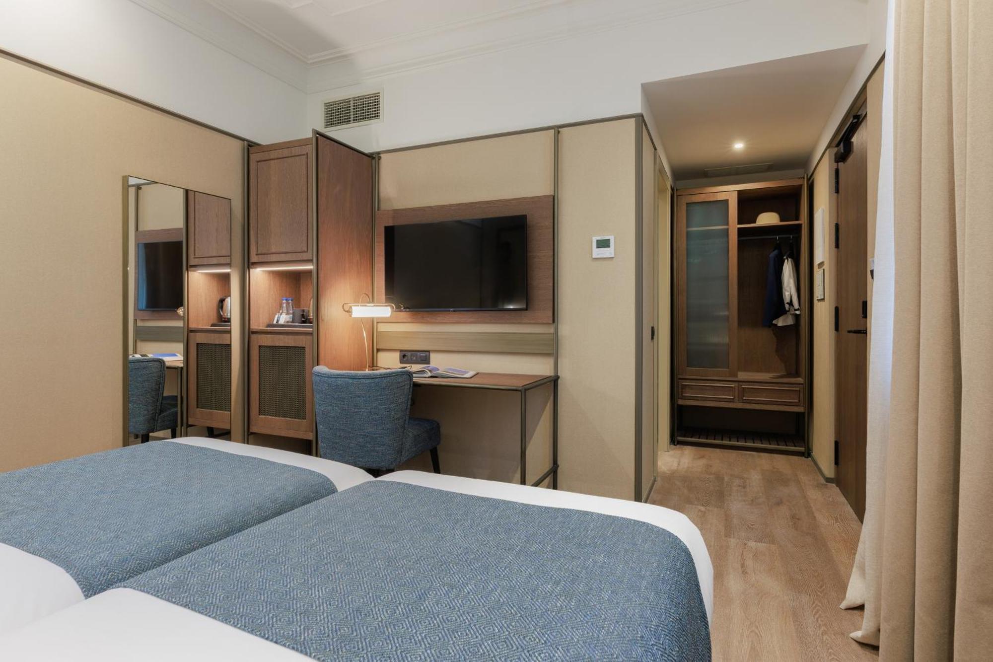 Hotel Medinaceli New Reopening 2025 Barcelona Szoba fotó